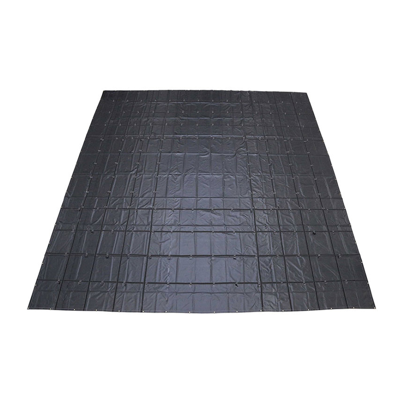 La lona negra de maquinaria ligera